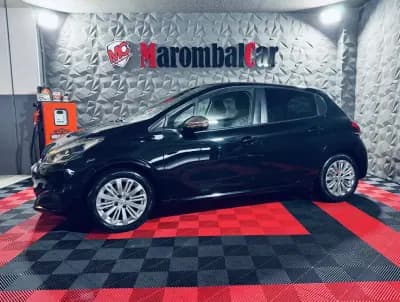 Vendo Peugeot 208 2017 - 8990 EUR, 100342 km - AUTO.MOTO.pt