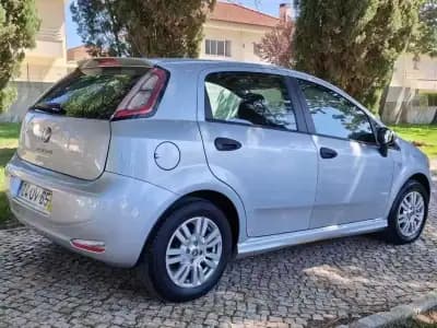 Sell Fiat Punto 2014 - 6990 EUR, 73125 km - AUTO.MOTO.pt