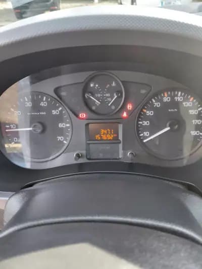 Vendo Peugeot Partner 2019 - 13980 EUR, 157692 km - AUTO.MOTO.pt