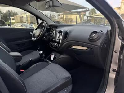 Vendo Renault Captur 2018 - 14500 EUR, 48000 km - AUTO.MOTO.pt