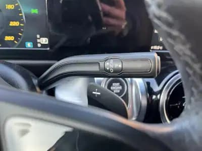 Sell Mercedes-Benz GLB 200 2021 - 28450 EUR, 180000 km - AUTO.MOTO.pt