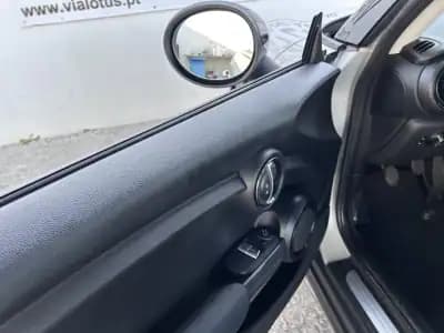 Vendo MINI Cooper 2017 - 16900 EUR, 141270 km - AUTO.MOTO.pt