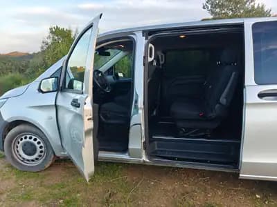 Vendo Mercedes-Benz Vito Tourer 2022 - 49900 EUR, 48799 km - AUTO.MOTO.pt