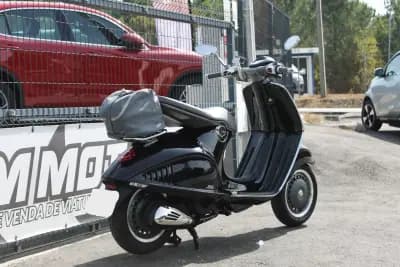 Sell Piaggio Vespa 2013 - 11000 EUR, 2700 km - AUTO.MOTO.pt