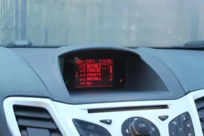 Sell Ford Fiesta 2009 - 5990 EUR, 180000 km - AUTO.MOTO.pt