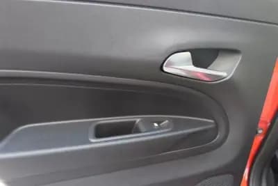 Vendo Fiat 600e 2023 - 29980 EUR, 7039 km - AUTO.MOTO.pt