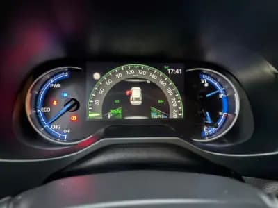 Vendo Toyota RAV4 2021 - 33900 EUR, 135147 km - AUTO.MOTO.pt