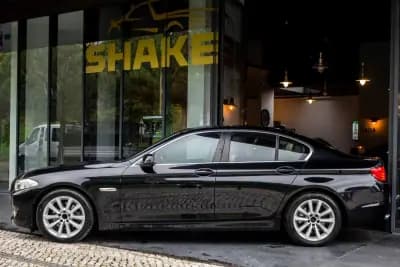 Vendo BMW 520 2010 - 11990 EUR, 252182 km - AUTO.MOTO.pt