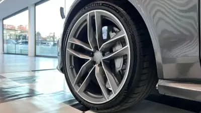 Vendo Audi RS6 Avant 2014 - 59990 EUR, 139435 km - AUTO.MOTO.pt