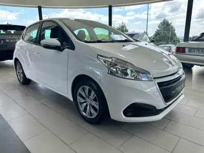 Sell Peugeot 208 2018 - 11990 EUR, 141744 km - AUTO.MOTO.pt
