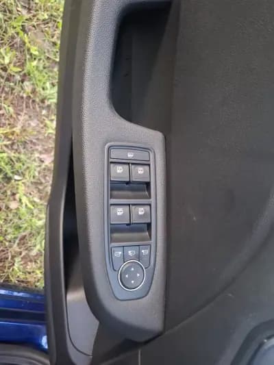 Vendo Renault Clio 2023 - 19990 EUR, 21500 km - AUTO.MOTO.pt