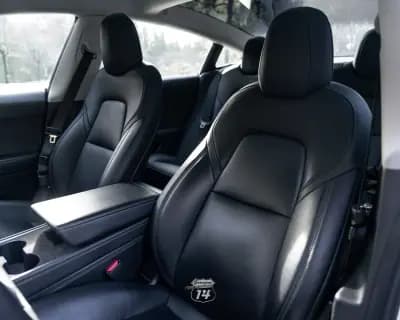 Vendo Tesla Model 3 2022 - 32990 EUR, 121900 km - AUTO.MOTO.pt