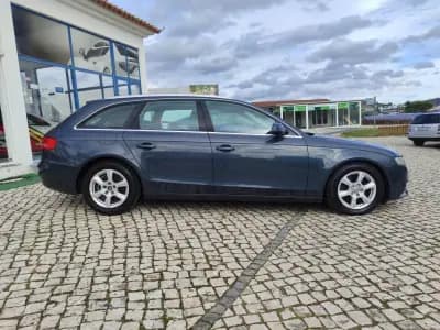 Vendo Audi A4 Avant 2010 - 9500 EUR, 292000 km - AUTO.MOTO.pt