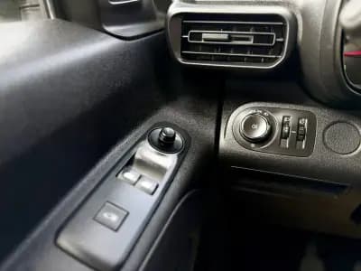 Vendo Opel Combo 2023 - 17950 EUR, 66000 km - AUTO.MOTO.pt