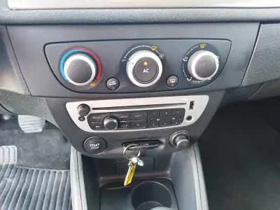 Vendo Renault Mégane 2013 - 4950 EUR, 317737 km - AUTO.MOTO.pt