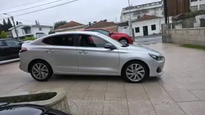 Vendo Hyundai i30 Fastback 2019 - 16500 EUR, 65000 km - AUTO.MOTO.pt