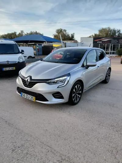 Vendo Renault Clio 2020 - 13980 EUR, 46000 km - AUTO.MOTO.pt