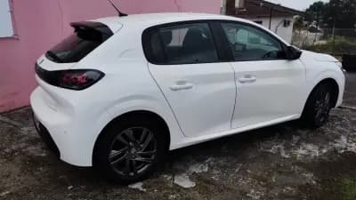 Sell Peugeot 208 2022 - 13999 EUR, 47000 km - AUTO.MOTO.pt