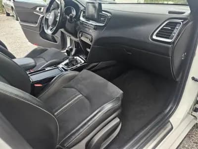 Vendo Kia ProCeed 2020 - 17400 EUR, 119400 km - AUTO.MOTO.pt