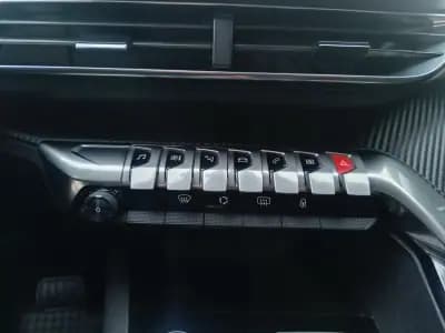 Vendo Peugeot 5008 2021 - 19900 EUR, 128209 km - AUTO.MOTO.pt