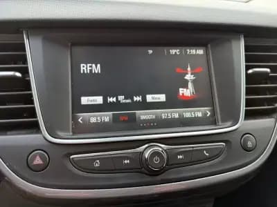 Sell Opel Crossland X 2018 - 12950 EUR, 89244 km - AUTO.MOTO.pt