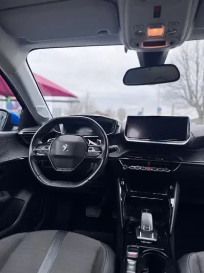 Sell Peugeot 208 2021 - 15500 EUR, 71335 km - AUTO.MOTO.pt