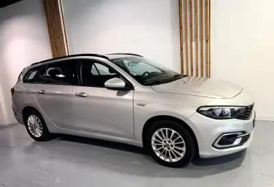 Vendo Fiat Tipo Station Wagon 2022 - 13790 EUR, 76890 km - AUTO.MOTO.pt