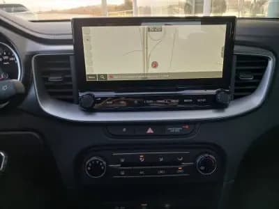 Sell Kia XCeed 2025 - 22950 EUR, 9 km - AUTO.MOTO.pt