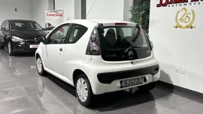 Sell Citroën C1 2014 - 5750 EUR, 102021 km - AUTO.MOTO.pt