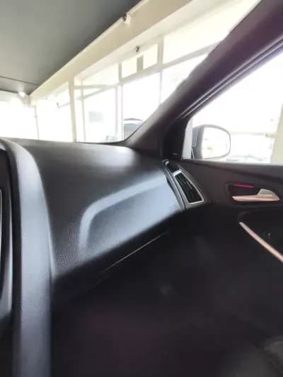 Vendo Ford Focus 2015 - 20500 EUR, 125550 km - AUTO.MOTO.pt