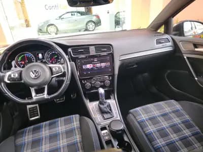Vendo Volkswagen Golf 2018 - 18990 EUR, 120000 km - AUTO.MOTO.pt