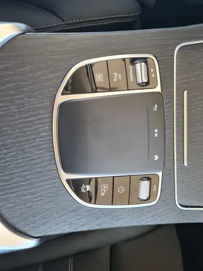 Sell Mercedes-Benz GLC 300 2021 - 46990 EUR, 61000 km - AUTO.MOTO.pt