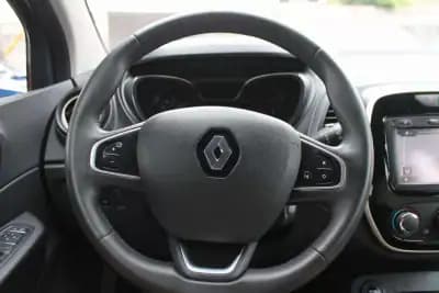Vendo Renault Captur 2017 - 13750 EUR, 136000 km - AUTO.MOTO.pt