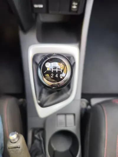 Vendo Toyota Auris Touring Sports 2015 - 12980 EUR, 229000 km - AUTO.MOTO.pt