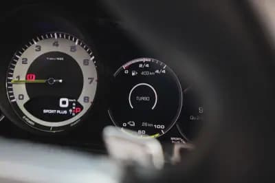 Sell Porsche Panamera Sport Turismo 2019 - 69880 EUR, 97640 km - AUTO.MOTO.pt