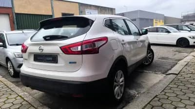 Sell Nissan Qashqai 2015 - 14300 EUR, 140000 km - AUTO.MOTO.pt