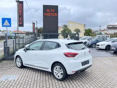 Vendo Renault Clio 2022 - 15900 EUR, 21000 km - AUTO.MOTO.pt