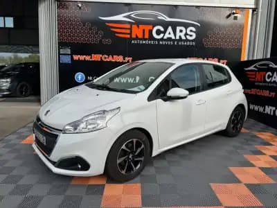 Vendo Peugeot 208 2017 - 11750 EUR, 95494 km - AUTO.MOTO.pt