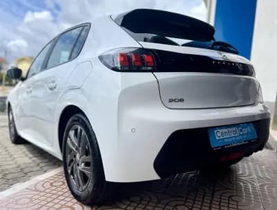 Vendo Peugeot 208 2022 - 15950 EUR, 71000 km - AUTO.MOTO.pt
