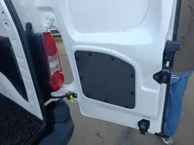 Sell Citroën BERLINGO 3 LUGARES 2017 - 9000 EUR, 220000 km - AUTO.MOTO.pt