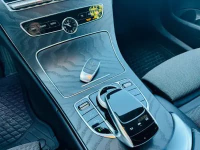 Vendo Mercedes-Benz C 220 2019 - 32000 EUR, 160000 km - AUTO.MOTO.pt