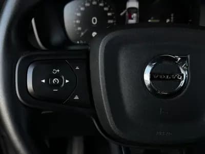 Sell Volvo XC 40 2023 - 33490 EUR, 72063 km - AUTO.MOTO.pt