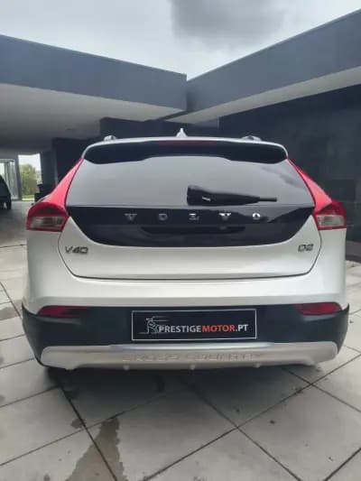 Vendo Volvo V40 Cross Country 2015 - 13900 EUR, 162000 km - AUTO.MOTO.pt