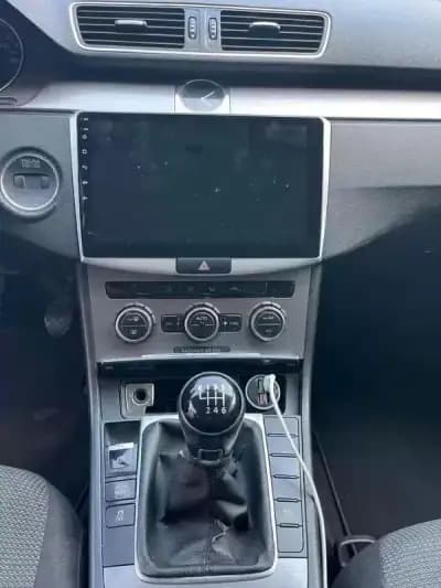 Vendo Volkswagen Passat 2009 - 8900 EUR, 300000 km - AUTO.MOTO.pt