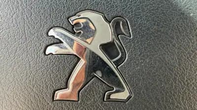 Sell Peugeot RCZ 2015 - 17900 EUR, 144034 km - AUTO.MOTO.pt