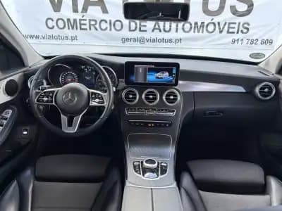 Vendo Mercedes-Benz C 300 2020 - 28499 EUR, 118000 km - AUTO.MOTO.pt