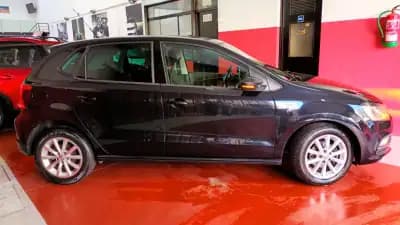 Vendo Volkswagen Polo 2015 - 10500 EUR, 125941 km - AUTO.MOTO.pt
