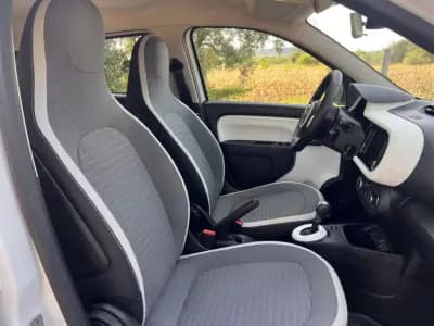 Vendo Renault Twingo 2022 - 15750 EUR, 11000 km - AUTO.MOTO.pt