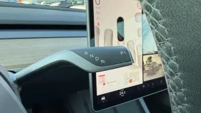 Vendo Tesla Model 3 2022 - 31900 EUR, 57000 km - AUTO.MOTO.pt