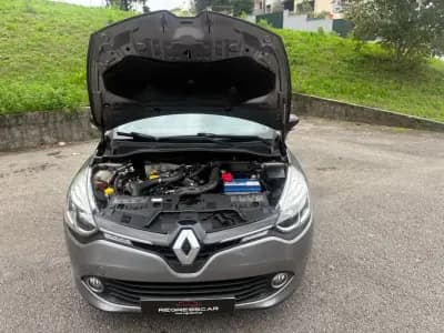 Vendo Renault Clio Sport Tourer 2014 - 7890 EUR, 179000 km - AUTO.MOTO.pt